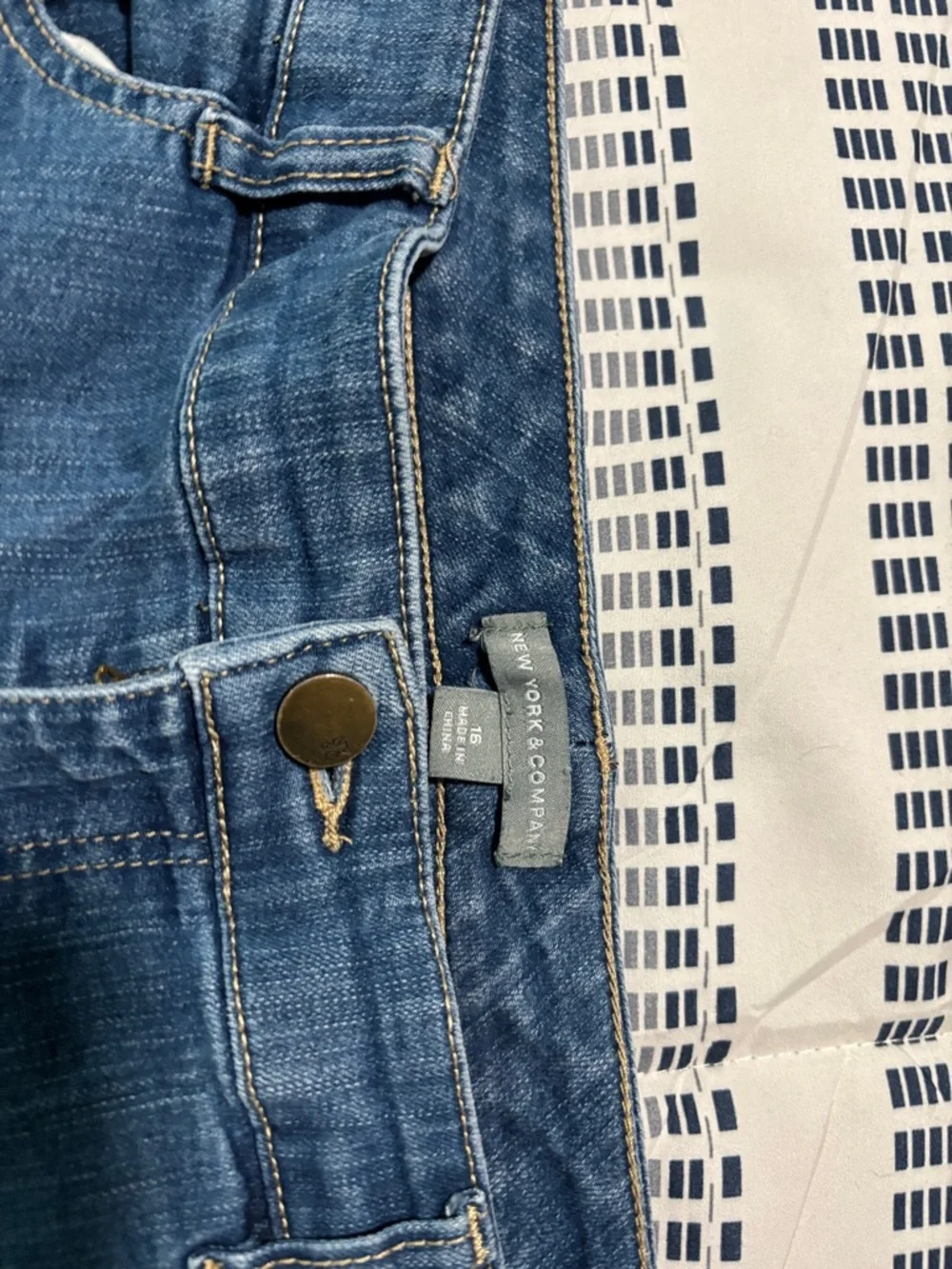 New York& Company Denim Blue Jean Shorts size 16 - Picture 2 of 6